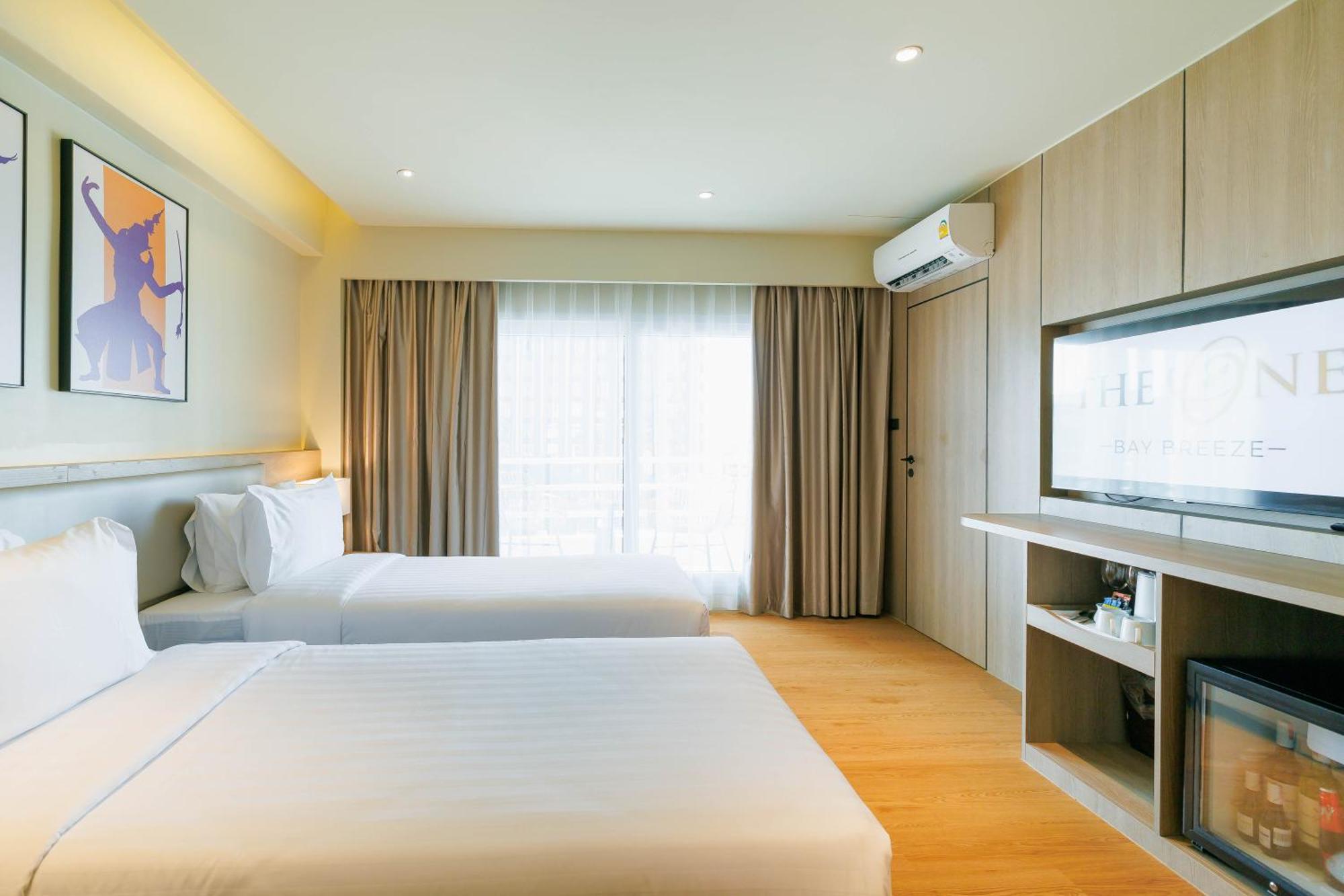The One Bay Breeze Hotel Pattaya Exterior photo