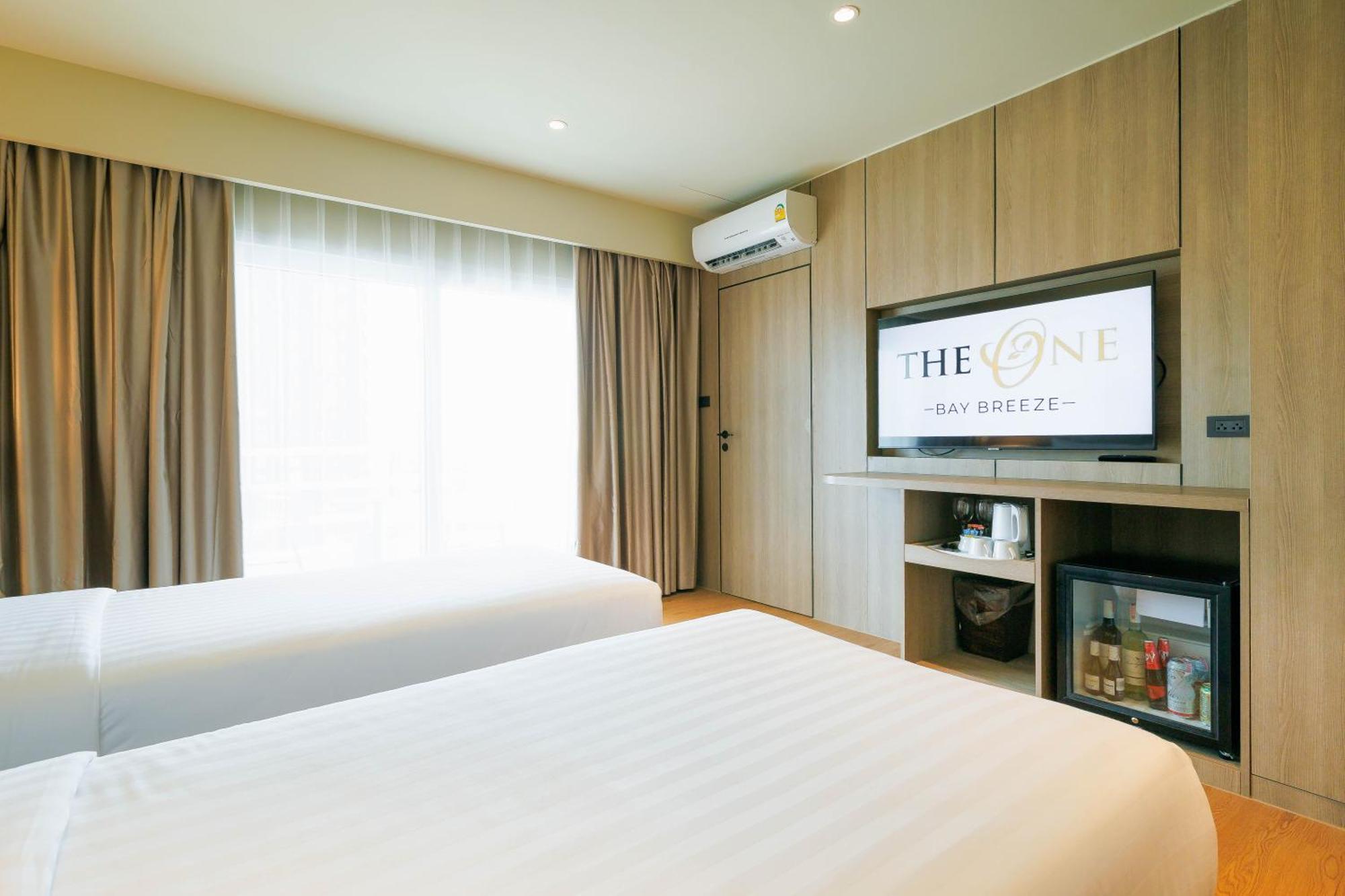 The One Bay Breeze Hotel Pattaya Exterior photo