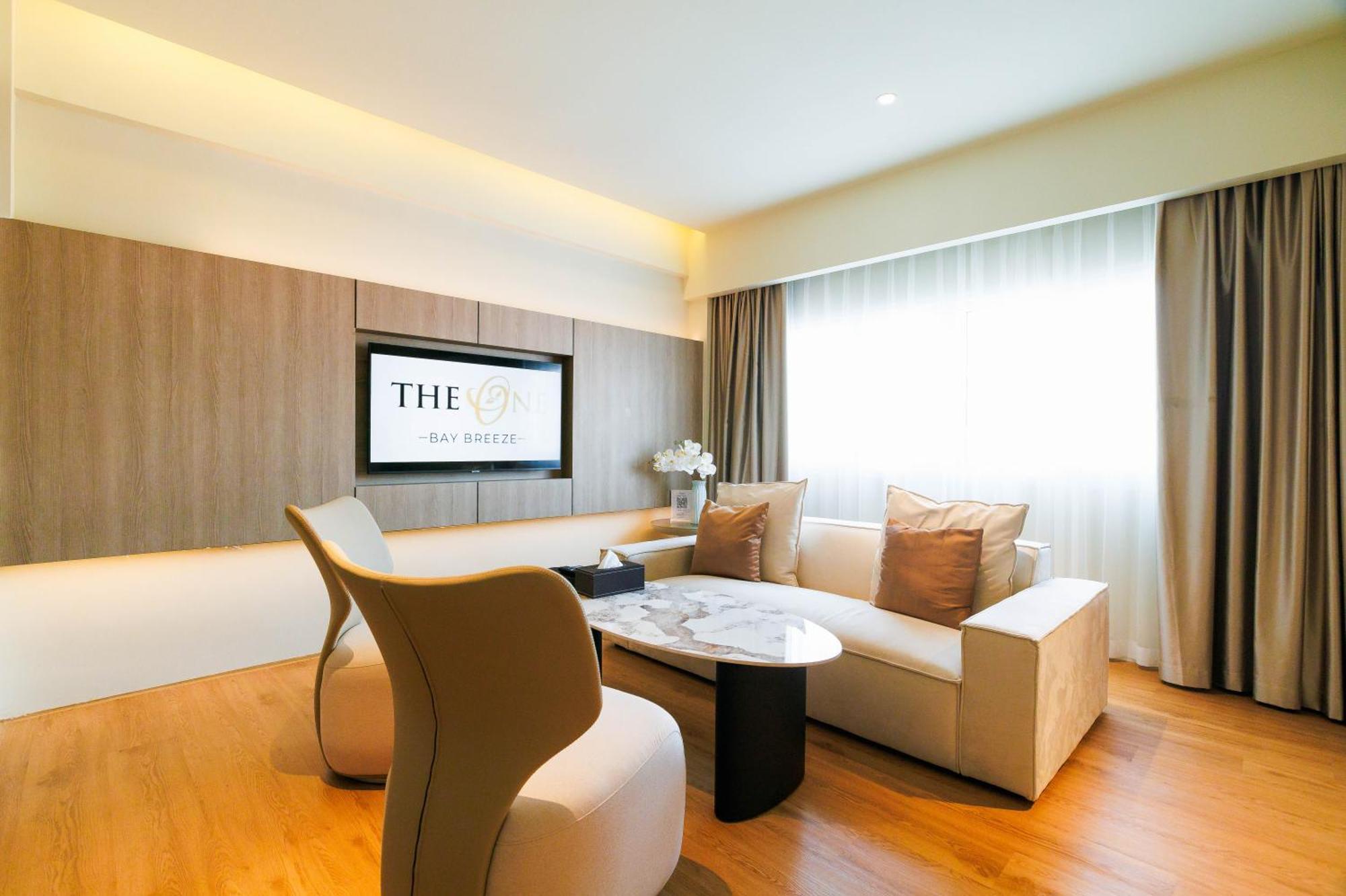 The One Bay Breeze Hotel Pattaya Exterior photo